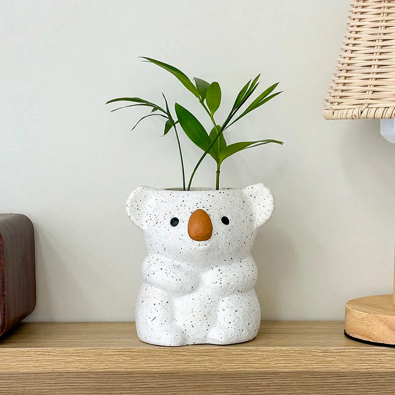 Koalina Koala Plantekrukke | Søt Dekorativ Plantepotte Laget av Harpiks | Mini Vase for Sukulenter & Bonsai | Håndlaget Hage & Hjemmeinnredning Luvikno