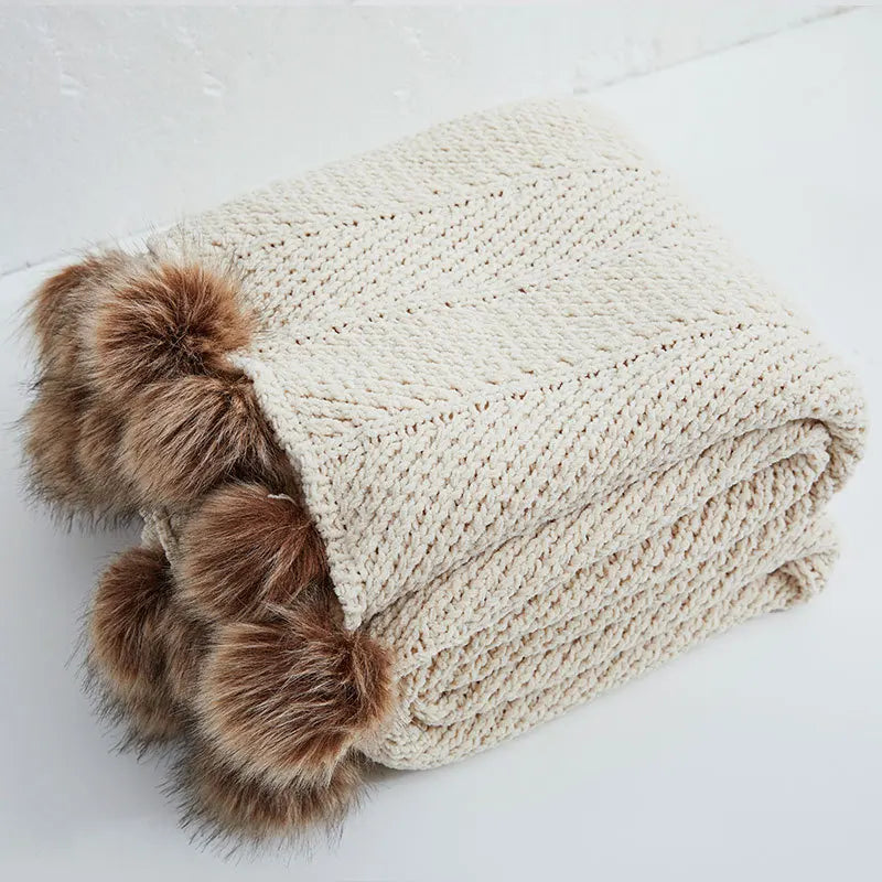 HeartCozy Blanket – Luxe Chenille Blanket with Heart Fringes Luvikno
