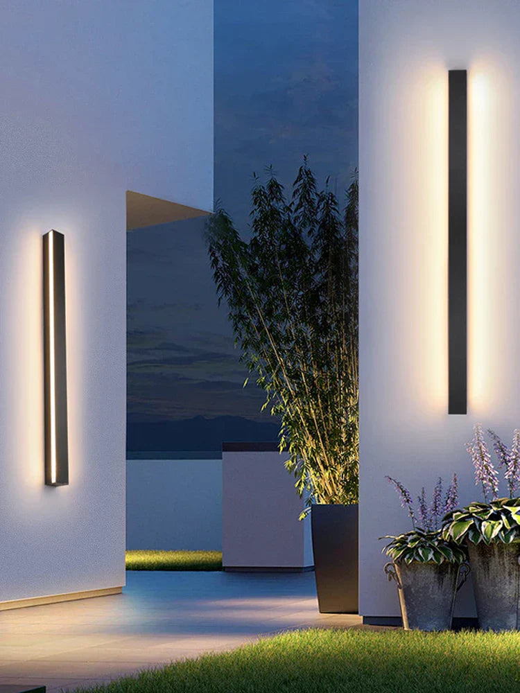 Moderne Utendørslampe i Svart Luvikno