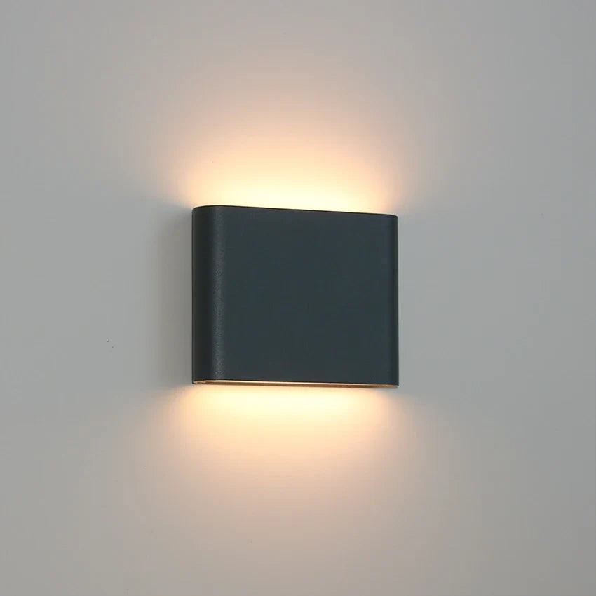 Værbestandig LED vegglampe, Robust dekorativ vegglampe for innendørs og utendørs bruk | Luvikno