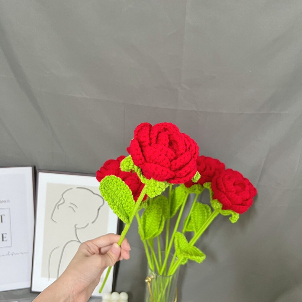 Håndstrikket rosebukett