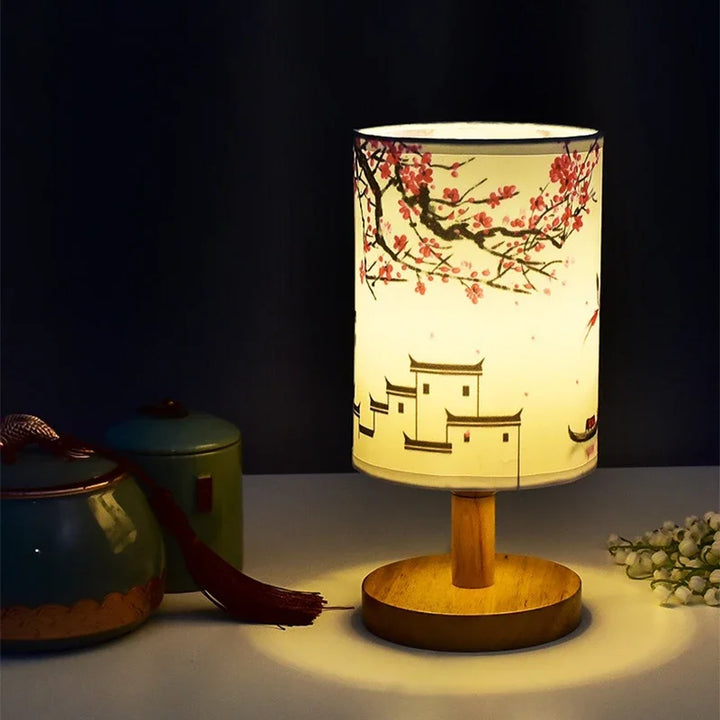 LiánHua LED Bordlampe Plomblomst | Dimbar | Stoffske i kinesisk stil | Varm hvit lys | EU-plugg Luvikno