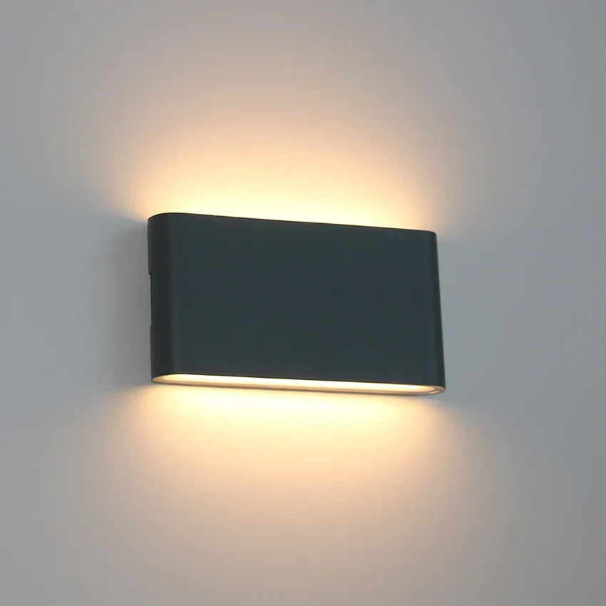 Værbestandig LED vegglampe, Robust dekorativ vegglampe for innendørs og utendørs bruk | Luvikno
