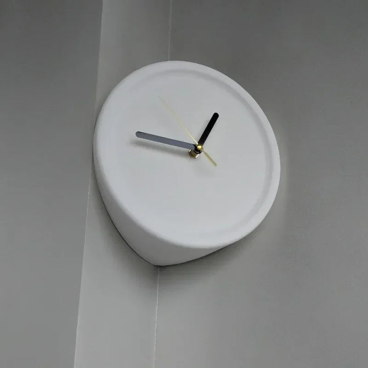SilentCorner Klokke - Stilig Stille Veggklokke uten Boring Luvikno