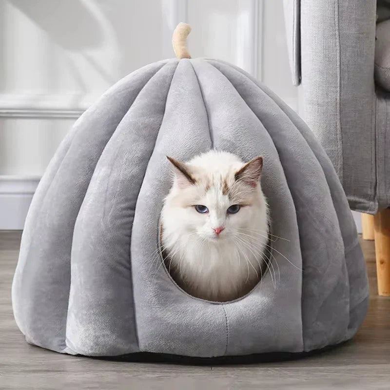 Luvikno | Pumpkinpaws Cozy Gresskarformet Kattedyne for vinterkomfort & halloween-atmosfære