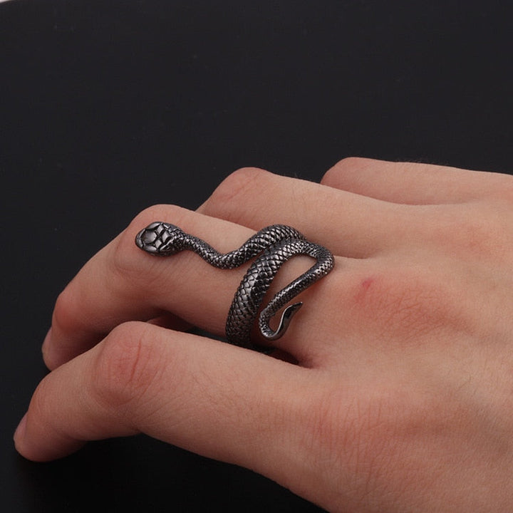 Slangring | Spesiell og Elegant Design Luvikno