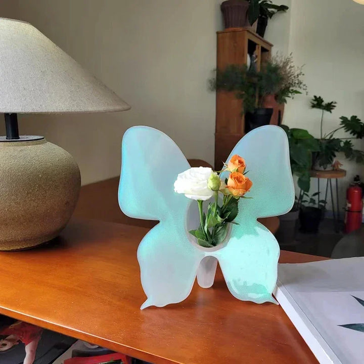 Kunstnerisk sommerfugl klar Luviknoomstervase | Luvikno