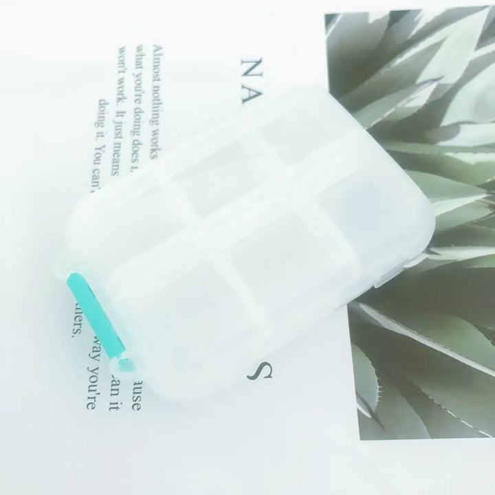 Luvikno | MediPocket Reise Pilleetui | Fuktbestandig & Kompakt | 4–12 Rom | For Vitaminer & Medisiner på Farten