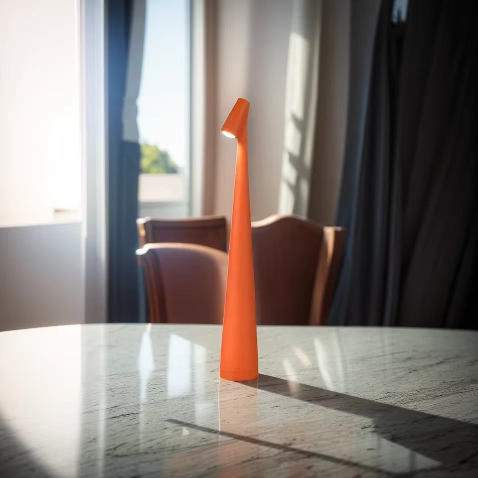Multi-Setting Oppladbar LED Skrivebordlampe – Perfekt for Atmosfære og Utendørs Luvikno