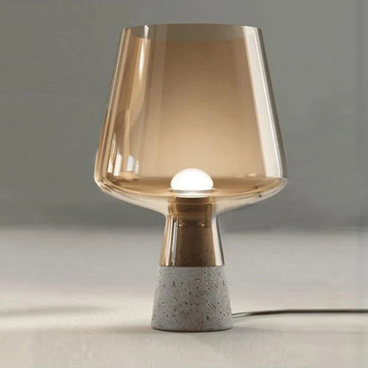 NordicCement Bordlampe – Minimalistisk Design med Betongbase Luvikno
