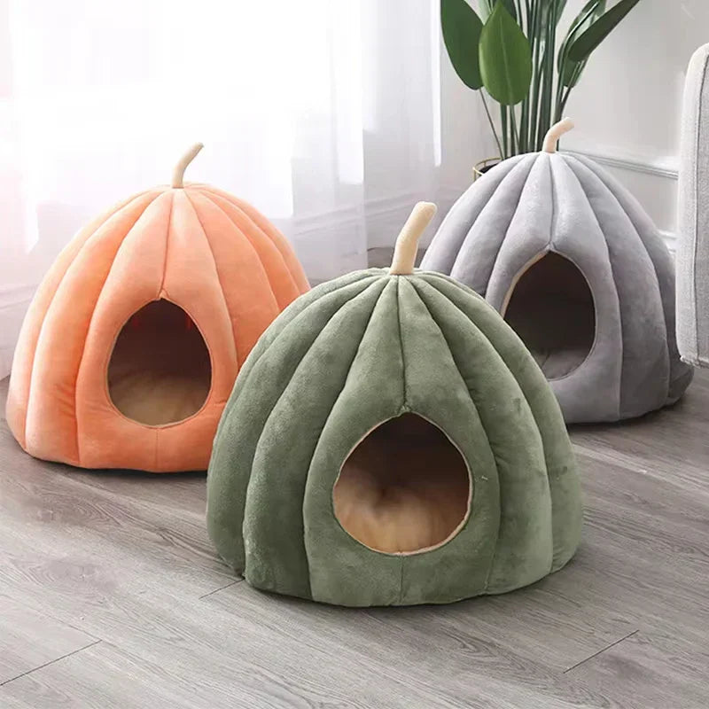 Luvikno | Pumpkinpaws Cozy Gresskarformet Kattedyne for vinterkomfort & halloween-atmosfære