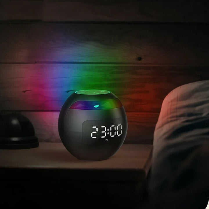 Luvikno | Multifunksjonell Bluetooth vekkerklokke høyttaler med LED-skjerm og fargerik nattlys – 2200mAh batteri