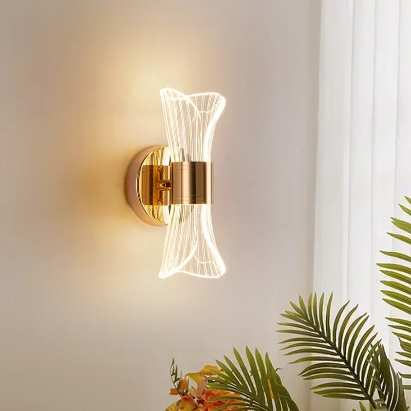 GlowCurve – Elegant LED Vegglampe for Soverom og Stue Luvikno
