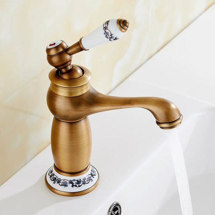 HeritageFlow – Vintage Bronse Kran med Porselenshåndtak Luvikno