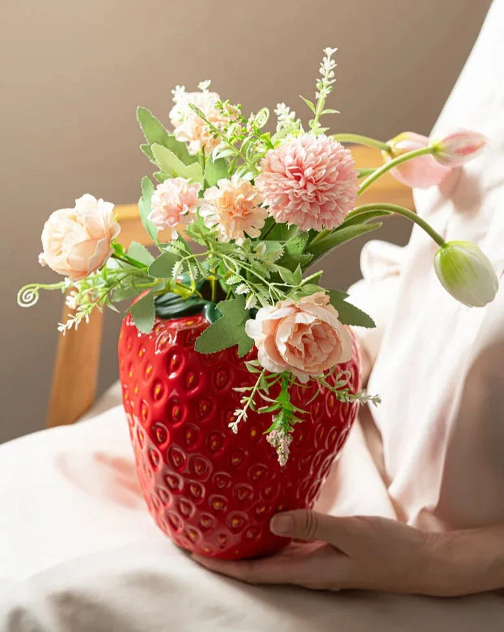 Stygg Jordbær Vase | Luvikno