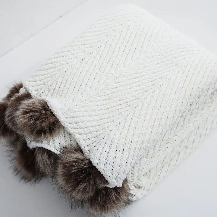 HeartCozy Blanket – Luxe Chenille Blanket with Heart Fringes Luvikno