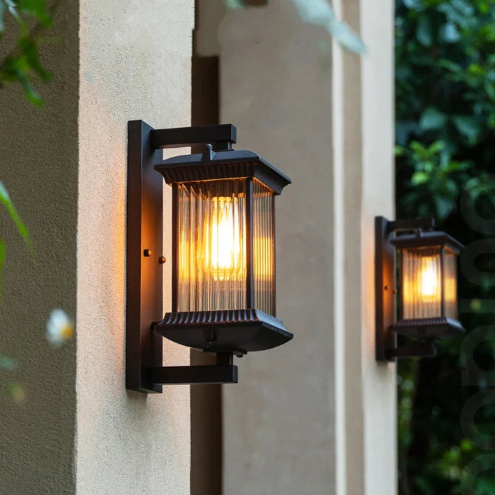 Luvikno | Lysavvisende Utendørs Vegglampe Metall | Værbestandig IP65 | E27 Sokkel | For Hage, Port & Terrasse