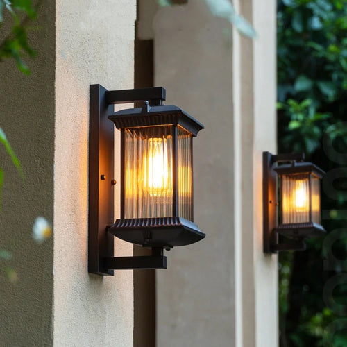 Luvikno | Lysavvisende Utendørs Vegglampe Metall | Værbestandig IP65 | E27 Sokkel | For Hage, Port & Terrasse