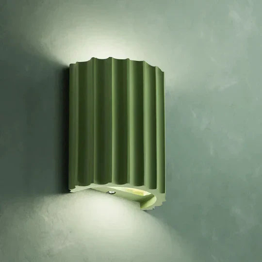 Luvikno | RibbleWall | Stilig vegglampe laget av harpiks