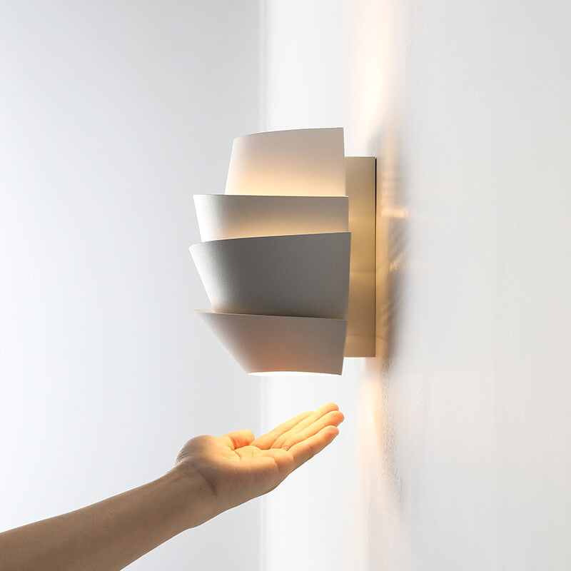 Skandinavisk Vegglampe med Dobbelt Lyspunkt - NordGlow | Luvikno