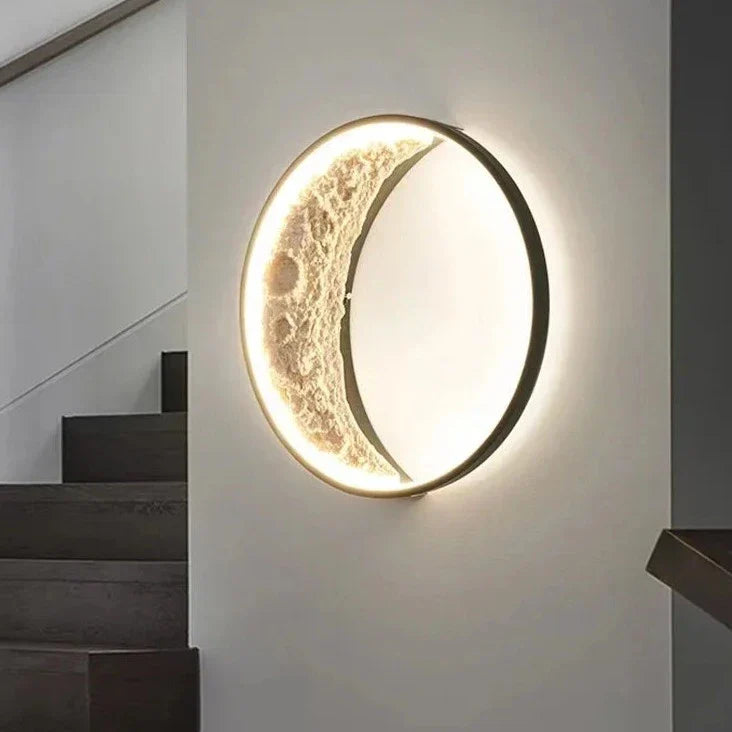 Crescent Moon Vegglampe Luvikno
