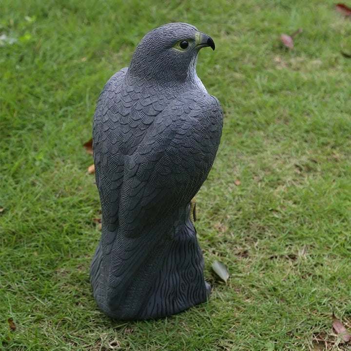 Luvikno | Falcono BirdGuard Fugleskremme Rovfugl Decorativ Figur | Realistisk Ørn Lokkefugl Laget av Plast | For Hage & Balkong