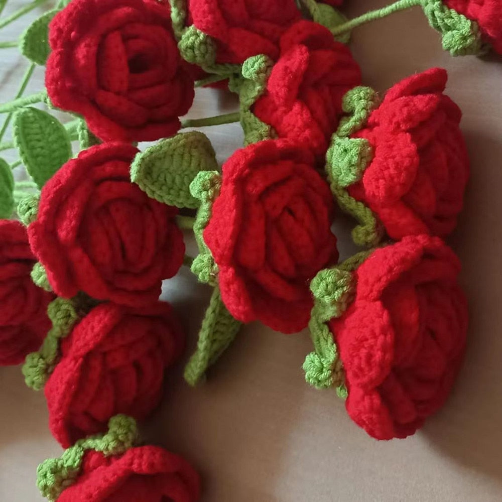 Håndstrikket rosebukett