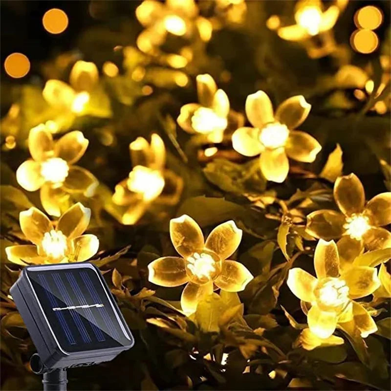 Luvikno | LumiSola Solstrenger Lyskilder | 20–100 LED-er | Varme Hvit, Hvit eller RGB | 8 Moduser | For Hage & Balkong | 5–12m