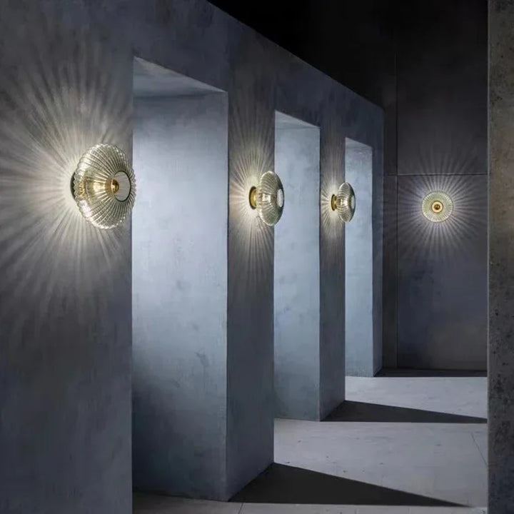 Luvikno | Elegance Glass - Finesse Glass Vegglampe for Elegant Interiørbelysning