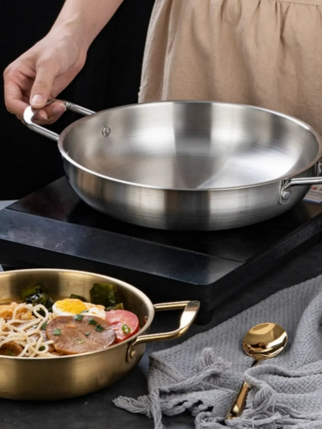GastroPan – Rustfritt Stål Saus- og Paella-panne med Håndtak Luvikno