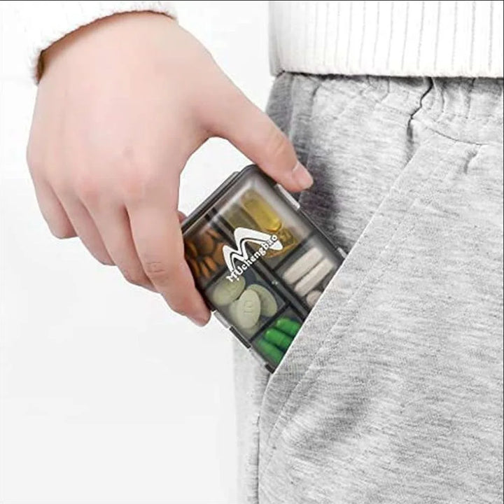Luvikno | MediPocket Reise Pilleetui | Fuktbestandig & Kompakt | 4–12 Rom | For Vitaminer & Medisiner på Farten