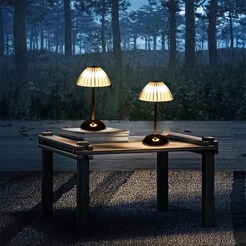 Nordisk LED bordlampe – Dimmbar, Moderne design for stue og soverom | Luvikno