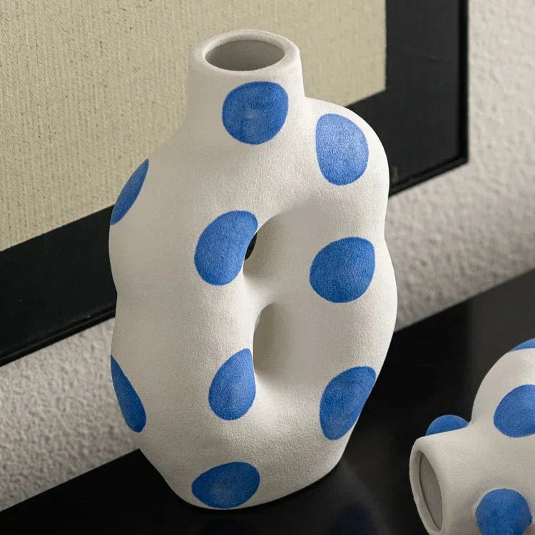 Blå prikkete wonky vase | Luvikno