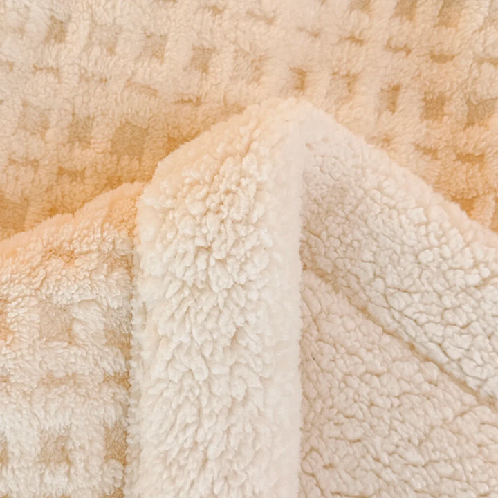 Vinter Drøm Teppet – Dobbel Lag Fleece Teppet med Lamull Utseende | Ultra Varmt, Mykt & Hudvennlig | For Sofa, Seng & Kalde Vinterdager Luvikno