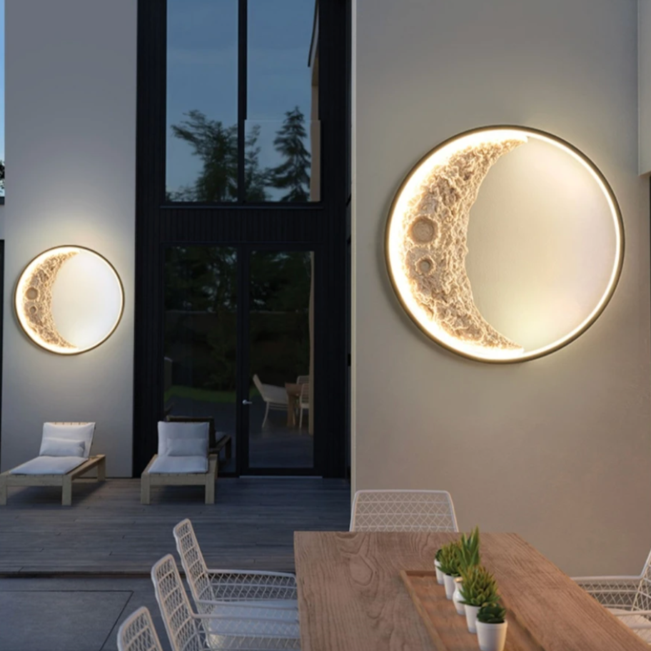 Crescent Moon Vegglampe Luvikno