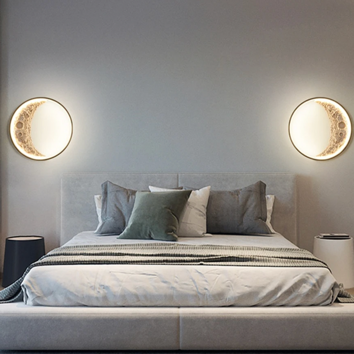 Crescent Moon Vegglampe Luvikno