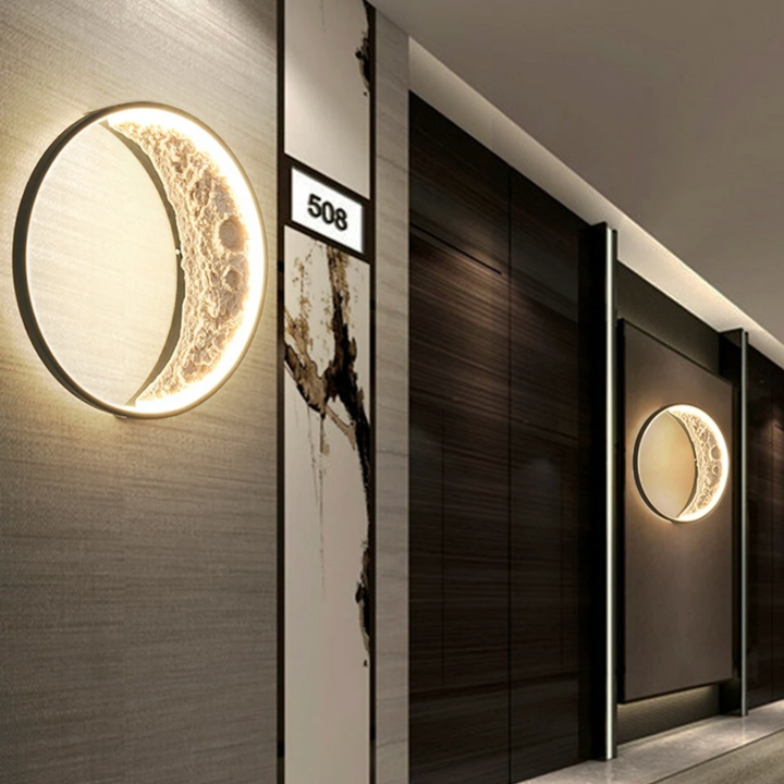 Crescent Moon Vegglampe Luvikno