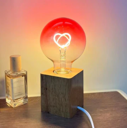 Rosa LED-pære med hjerte mønster – gradient | Luvikno