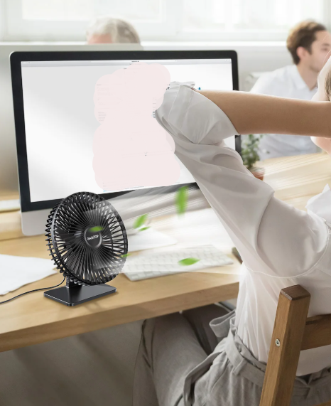 Mira Oscillerende USB Vifte – Stille, Kompakt & 4 Hastigheter for Skrivebord og Natthyller | Luvikno
