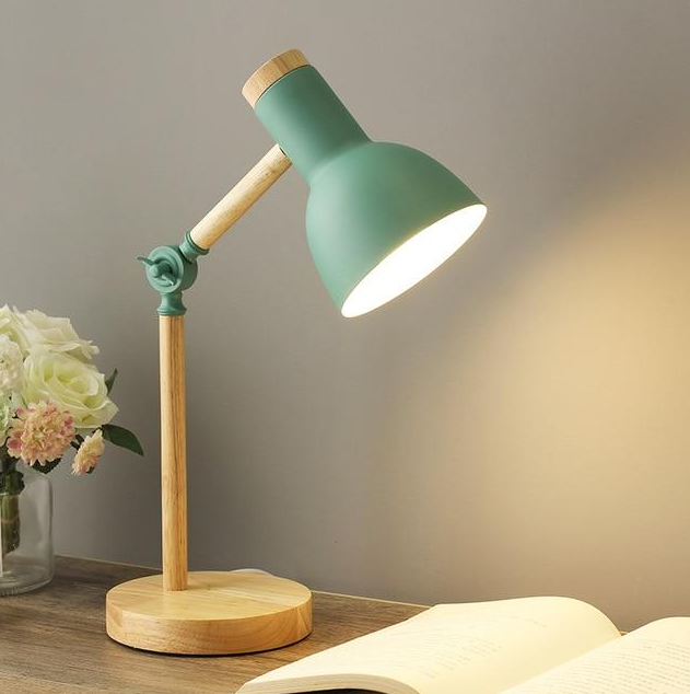 Luvikno | Skandinavisk bordlampe laget av tre