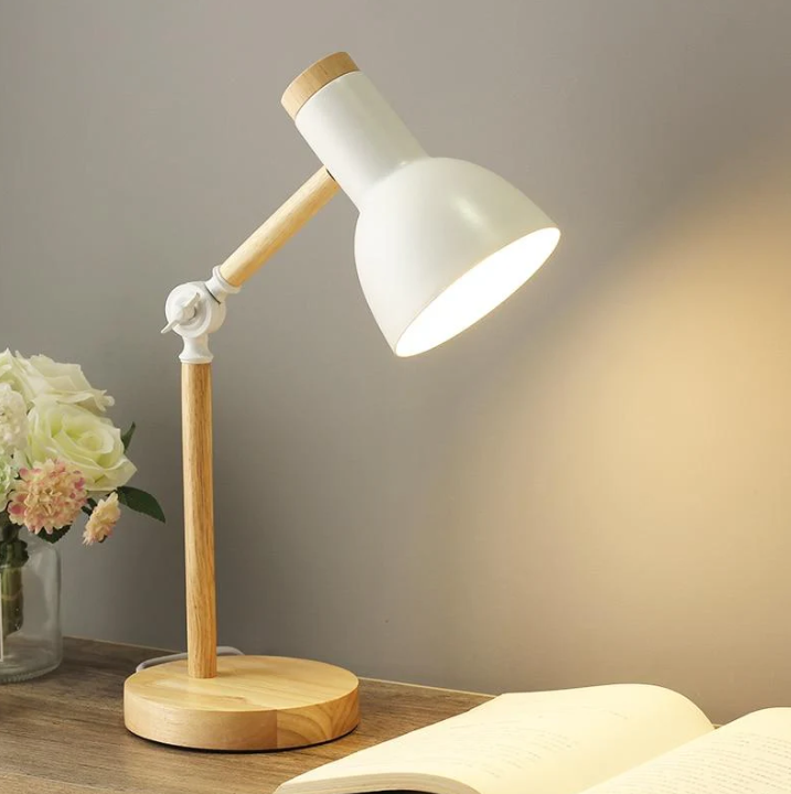 Luvikno | Skandinavisk bordlampe laget av tre