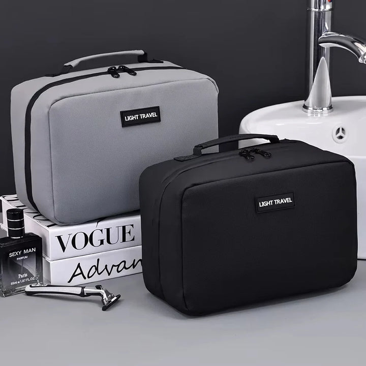 Luvikno | Packvard Herres Toalettmappe Reisetask | 24×16×11 cm | Vannavvisende & Rivesterk | Med Bærehåndtak & Godt med Oppbevaring