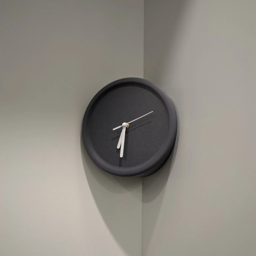 SilentCorner Klokke - Stilig Stille Veggklokke uten Boring Luvikno