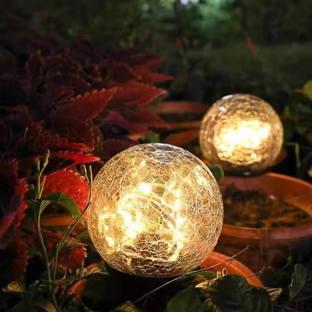 LED hagebelysning i sprukket glassutseende – solballlamper for utendørs bruk og dekorasjon | Luvikno