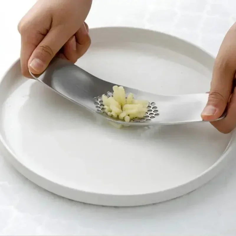 Luvikno | KnobiPro Hvitløkspresse | Manuell | Rustfritt Stål | Robust Design & Enkel Håndtering | 19 × 4 cm