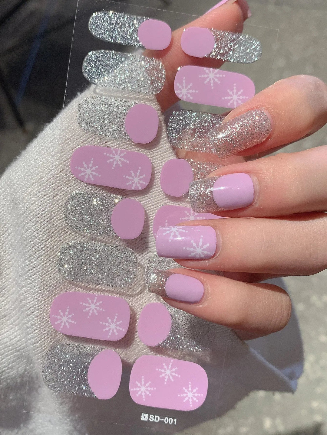 GlitzNail – Festive Christmas Nails Rask, Komplett Uten Salong Luvikno