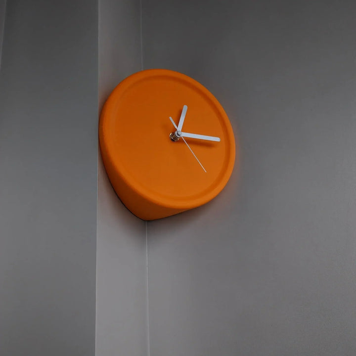 SilentCorner Klokke - Stilig Stille Veggklokke uten Boring Luvikno