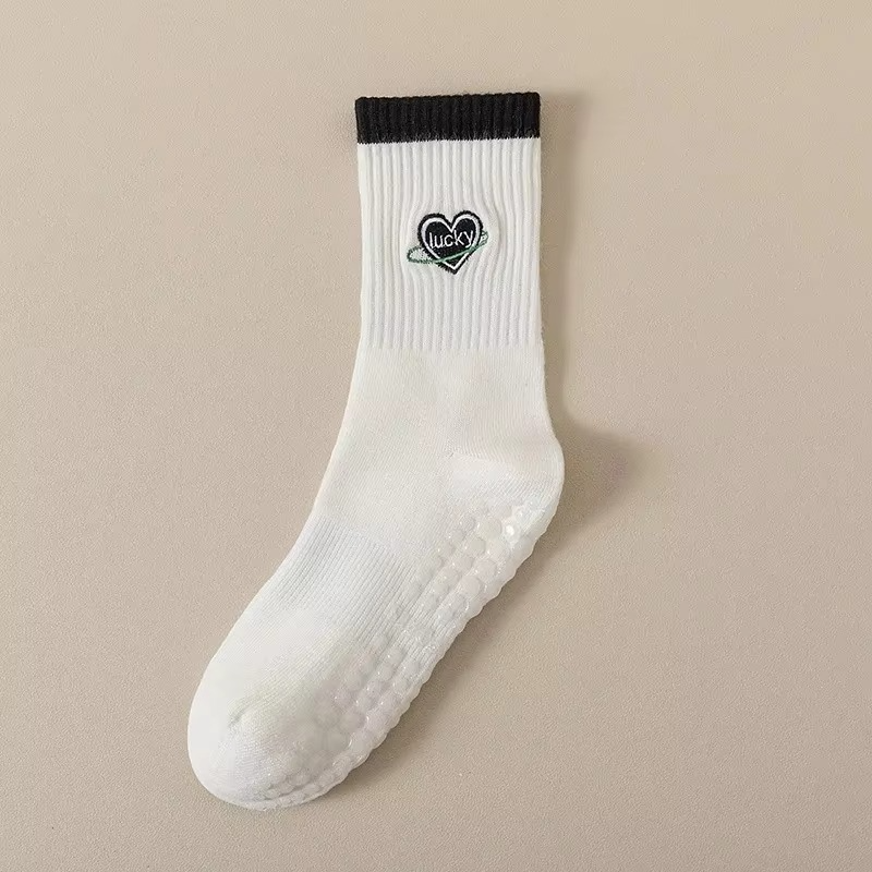 Unisex Mid-Calf Stripete Yogasokker - Rutsje-frie, Svettsugende, Luktkontroll Luvikno