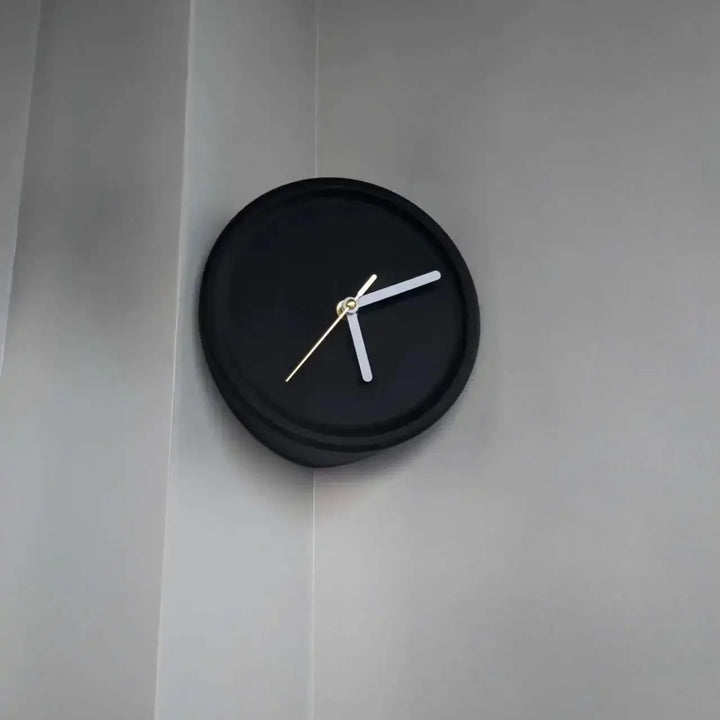 SilentCorner Klokke - Stilig Stille Veggklokke uten Boring Luvikno