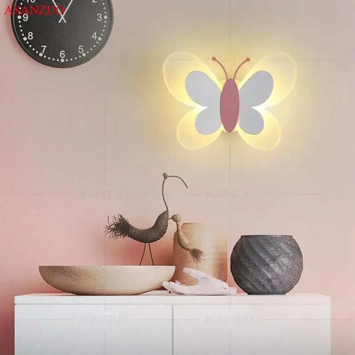 ButterflyGlow – LED Vegglampe i Sommerfugl Design for Rommet Luvikno